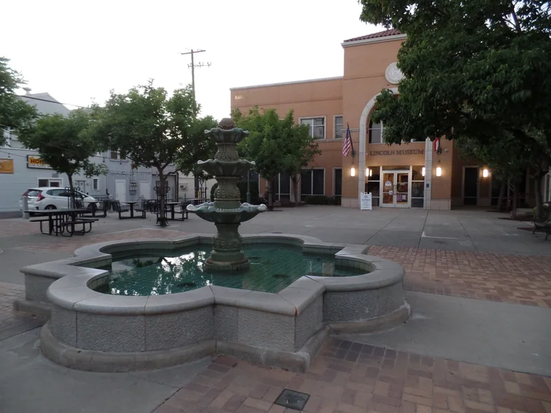 Fountain at Beerman Plaza in downtown Lincoln, California